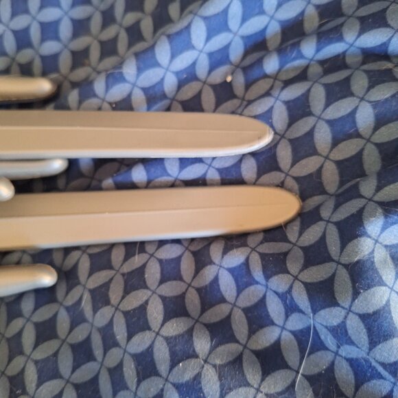 2 plastic ninja knifes - Picture 3 of 5